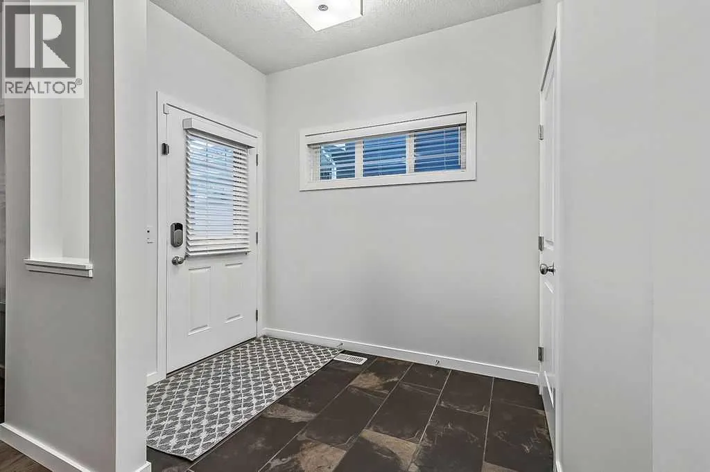 29 Cougar Ridge Close SW