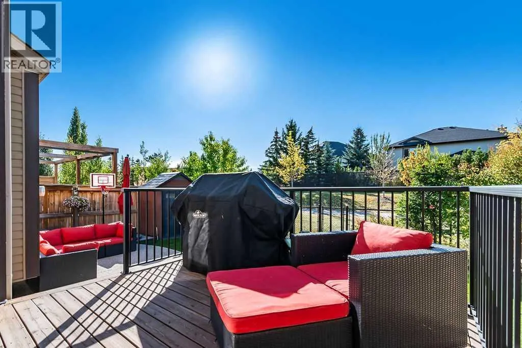 29 Cougar Ridge Close SW