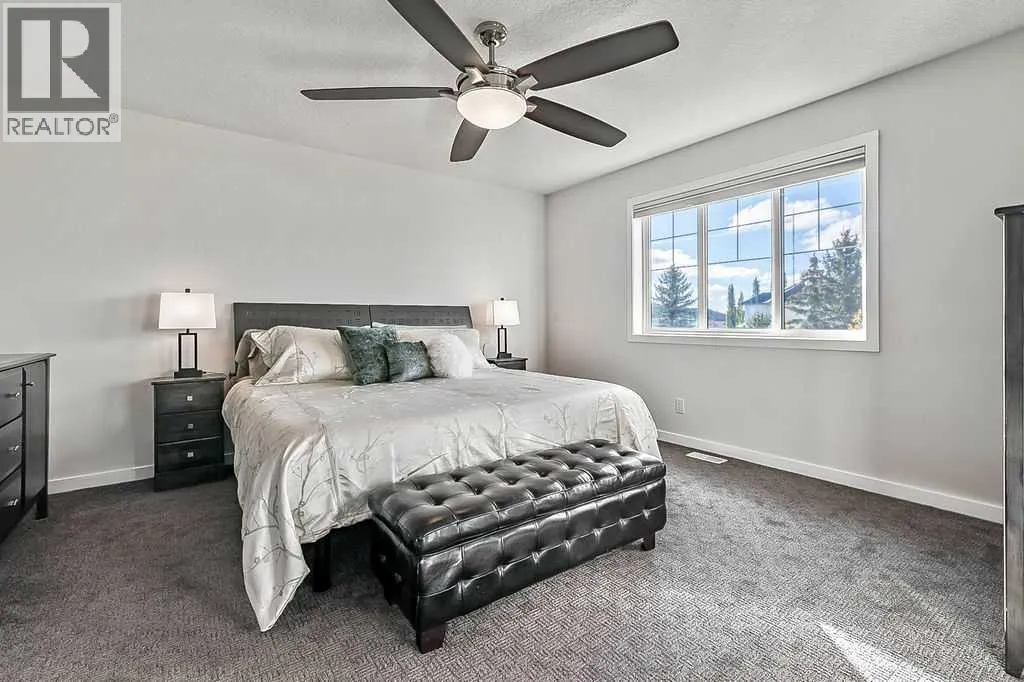 29 Cougar Ridge Close SW
