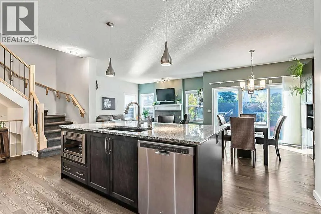 29 Cougar Ridge Close SW