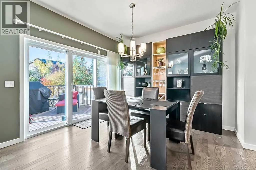 29 Cougar Ridge Close SW