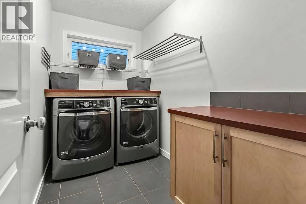 29 Cougar Ridge Close SW