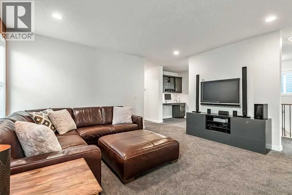 29 Cougar Ridge Close SW