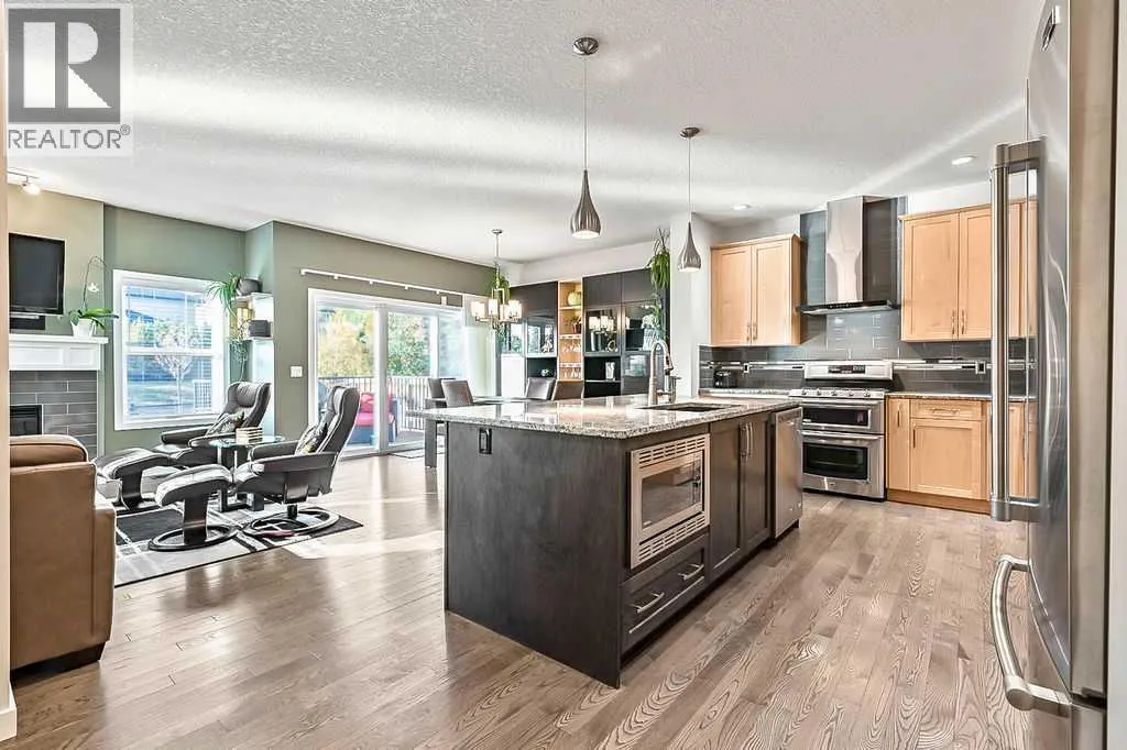 29 Cougar Ridge Close SW