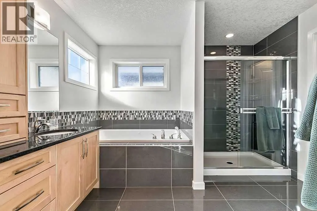 29 Cougar Ridge Close SW