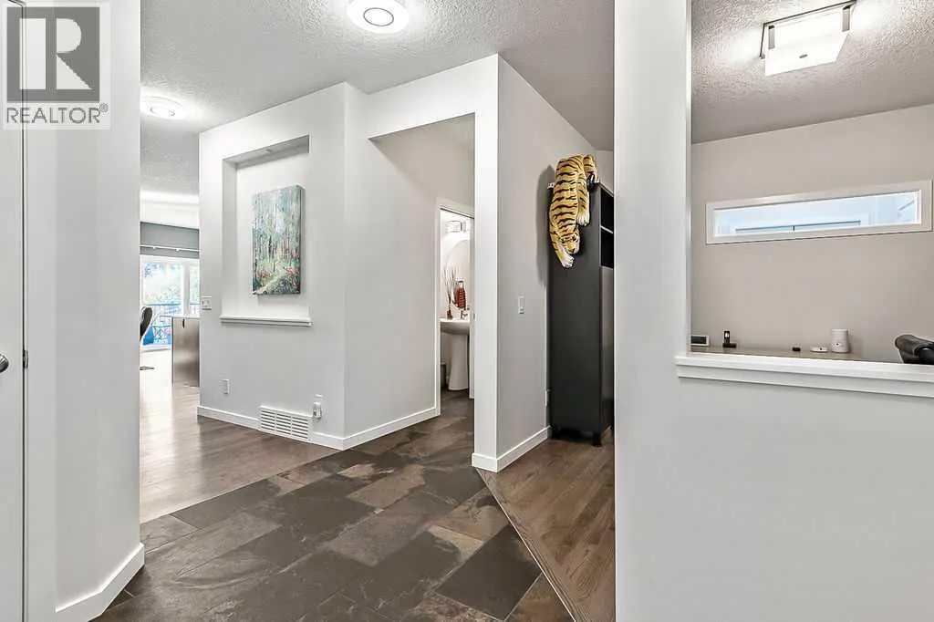29 Cougar Ridge Close SW