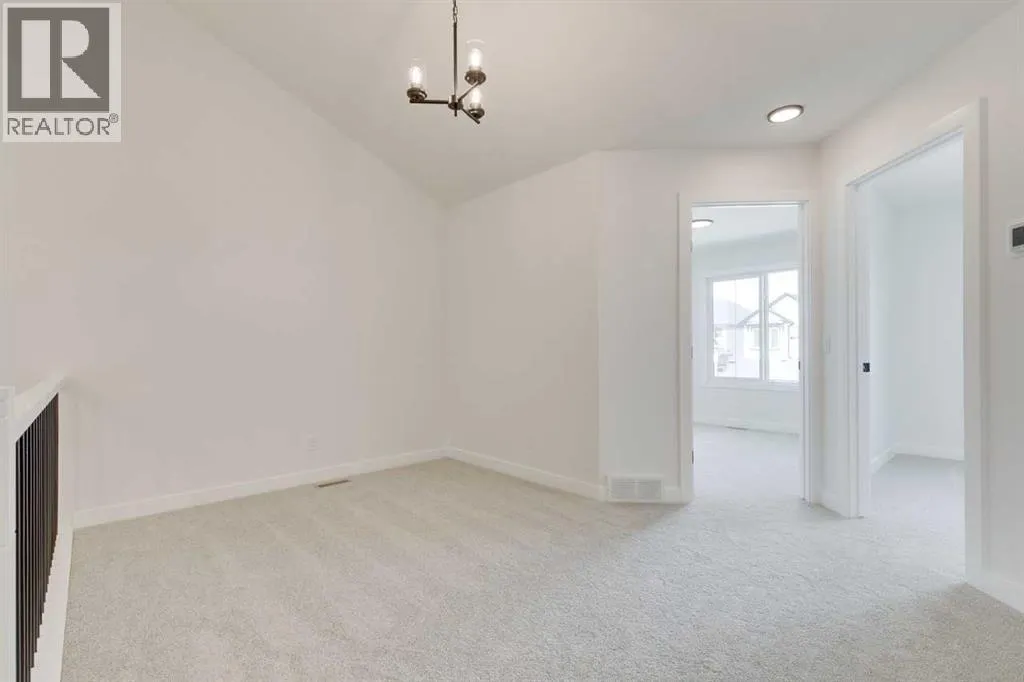 612 Buffaloberry Manor SE