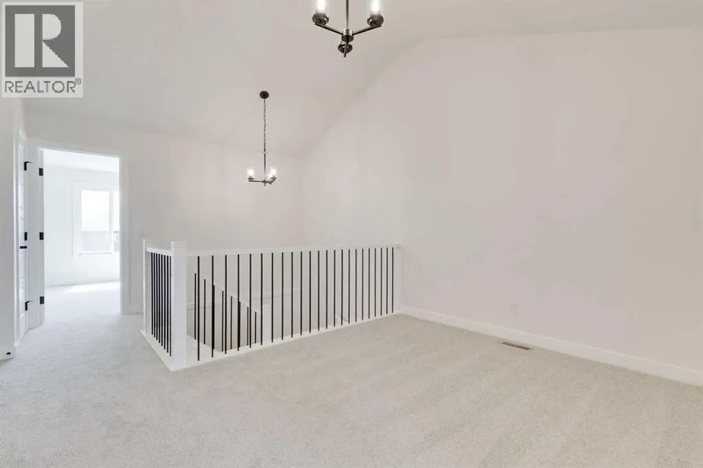 612 Buffaloberry Manor SE