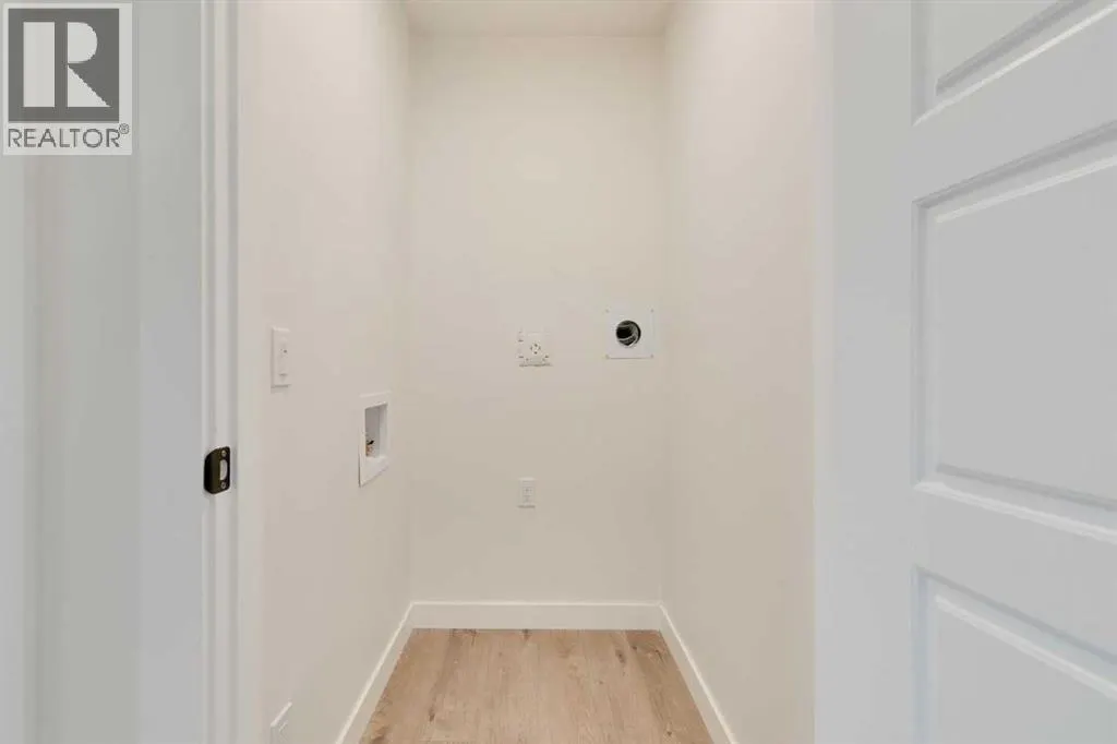 612 Buffaloberry Manor SE