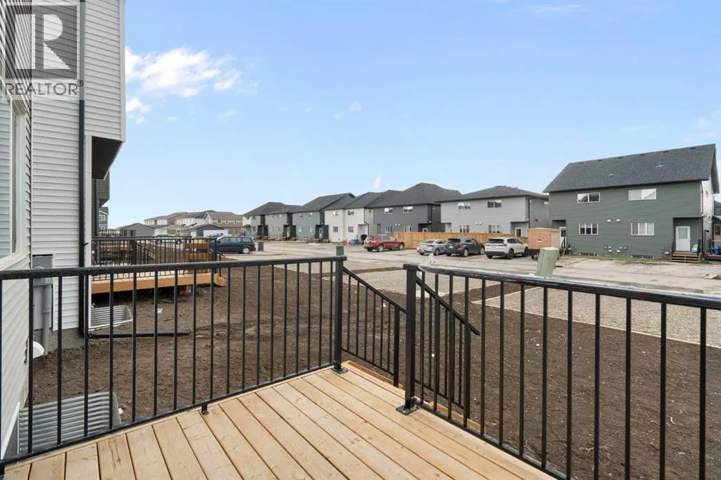 680 Buffaloberry Manor SE