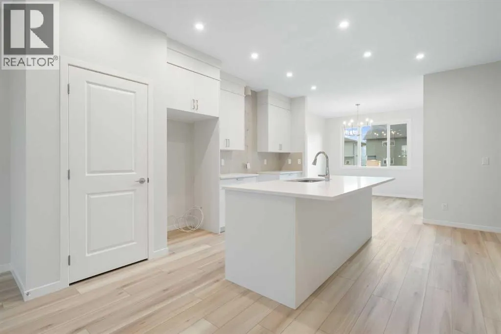 680 Buffaloberry Manor SE