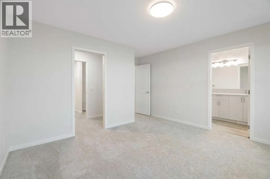 680 Buffaloberry Manor SE