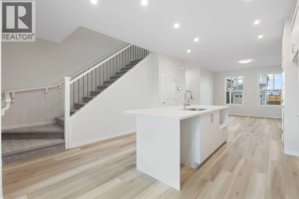 680 Buffaloberry Manor SE