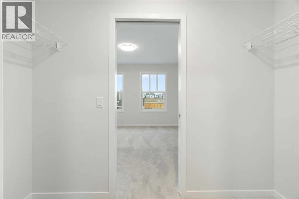 680 Buffaloberry Manor SE