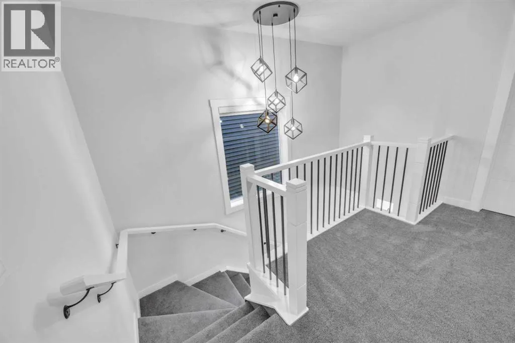 289 Corner Glen Way NE