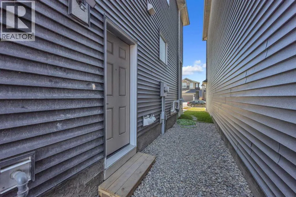 289 Corner Glen Way NE