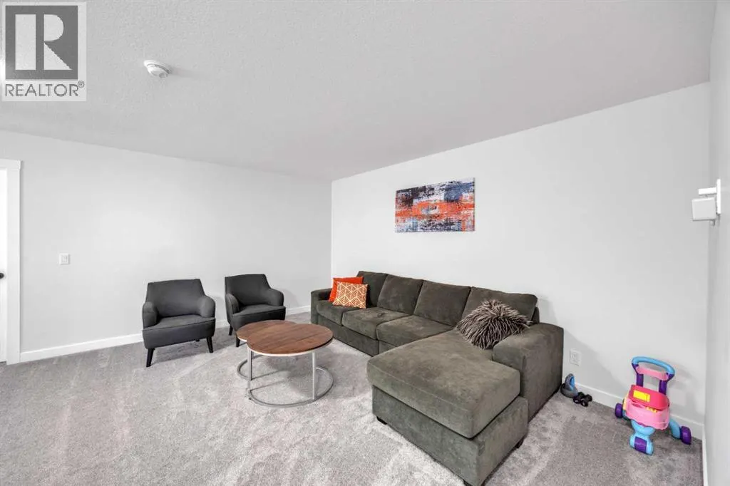 289 Corner Glen Way NE