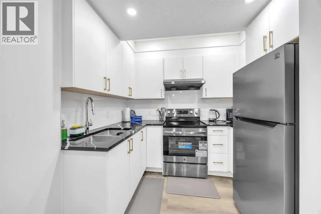 289 Corner Glen Way NE
