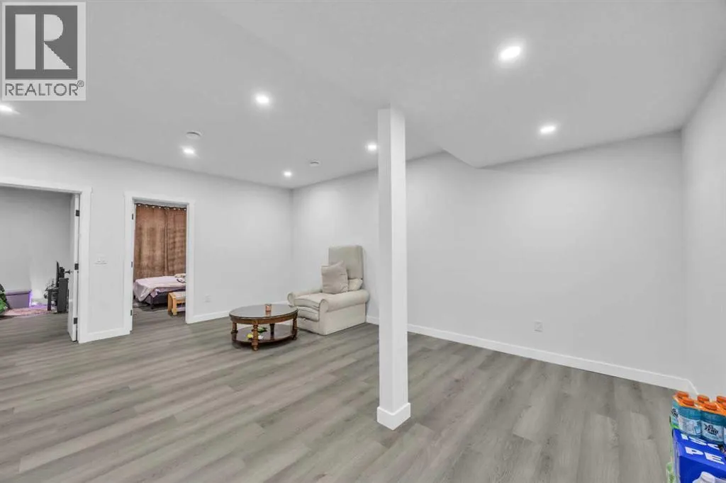 289 Corner Glen Way NE