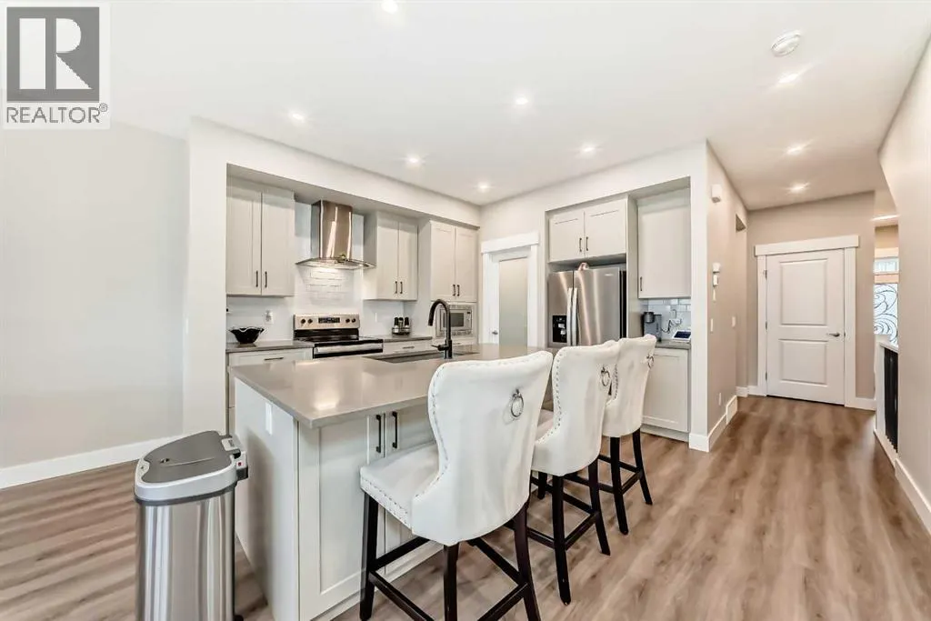 153 Masters Row SE