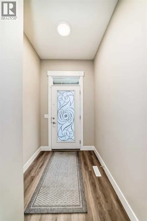 153 Masters Row SE