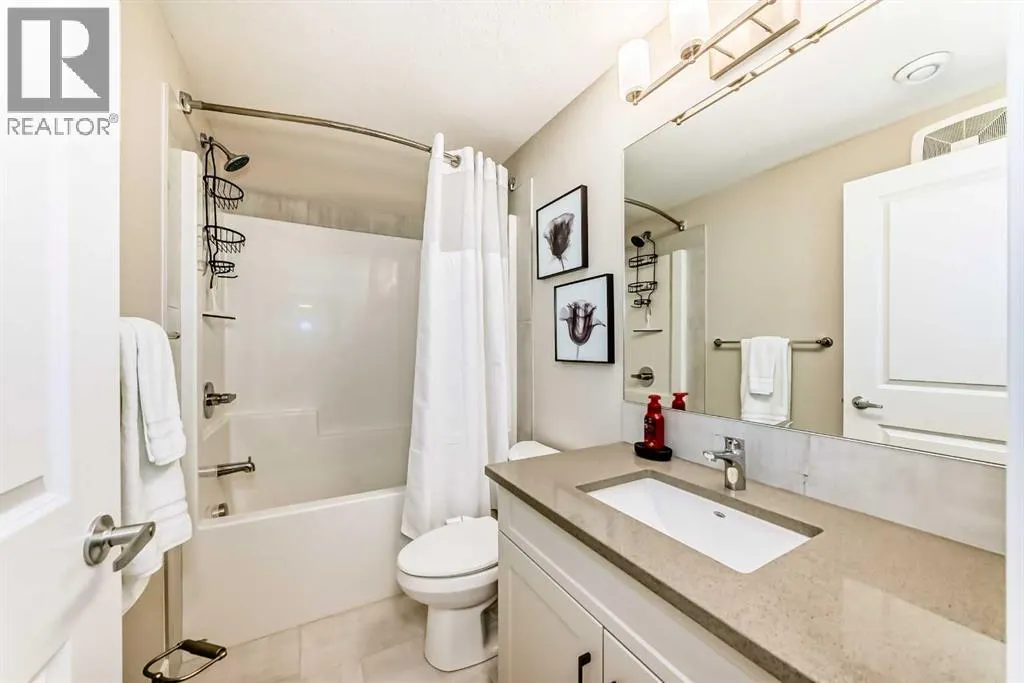153 Masters Row SE