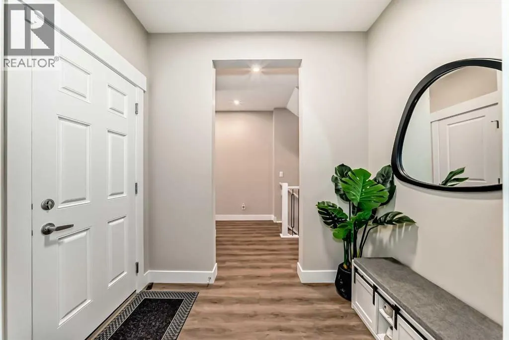 153 Masters Row SE