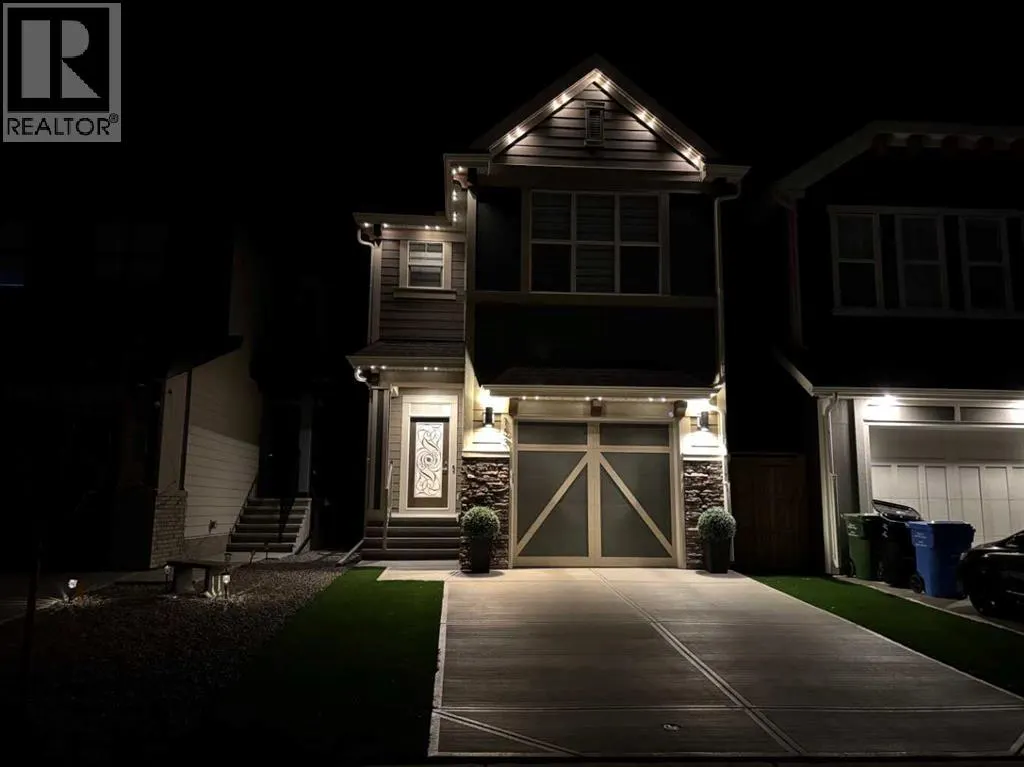 153 Masters Row SE