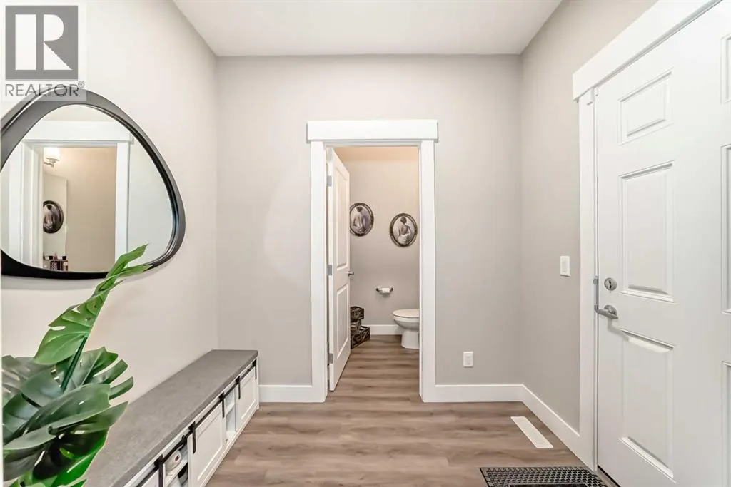 153 Masters Row SE
