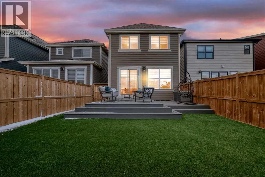 153 Masters Row SE