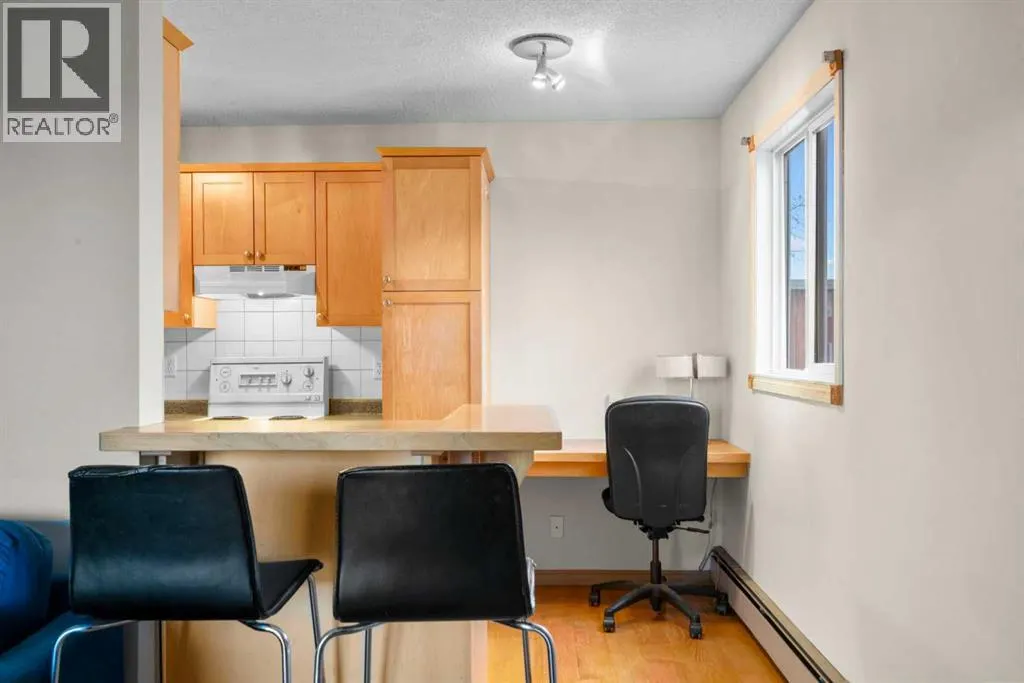 6, 2512 15 Street SW