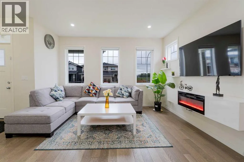 117 Midtown Close SW