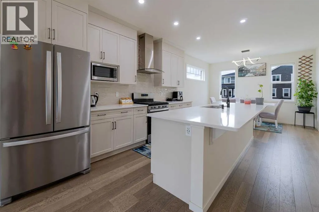 117 Midtown Close SW
