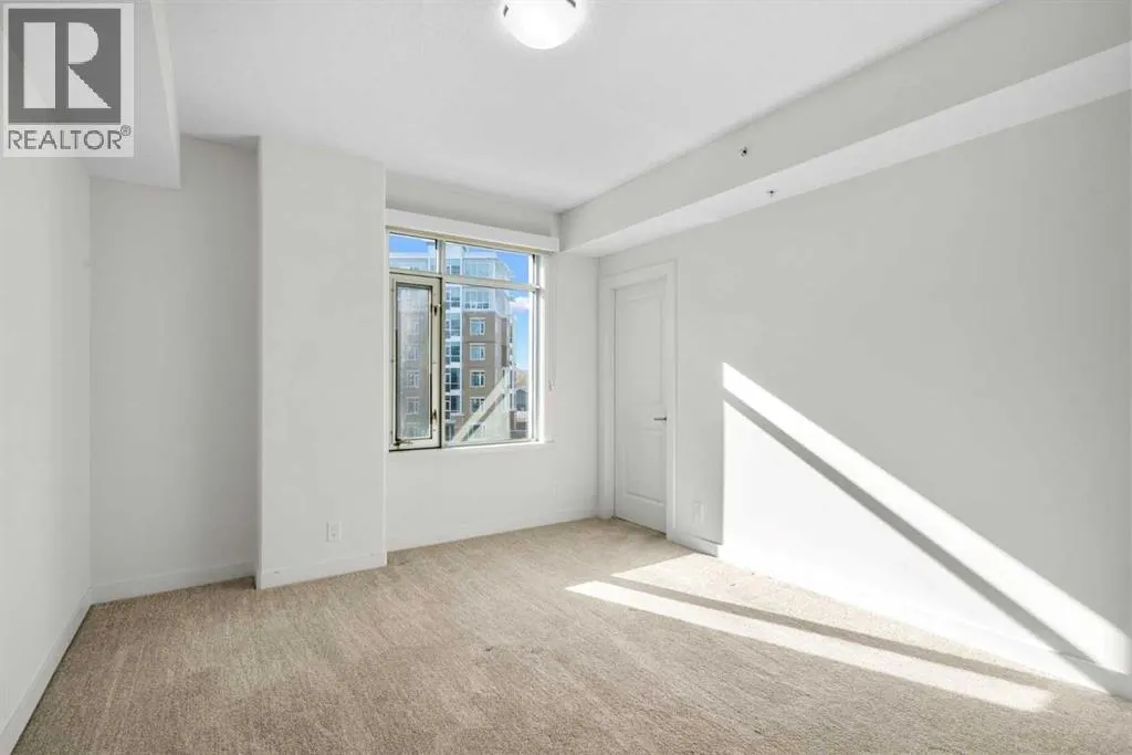 402, 24 Varsity Estates Circle NW