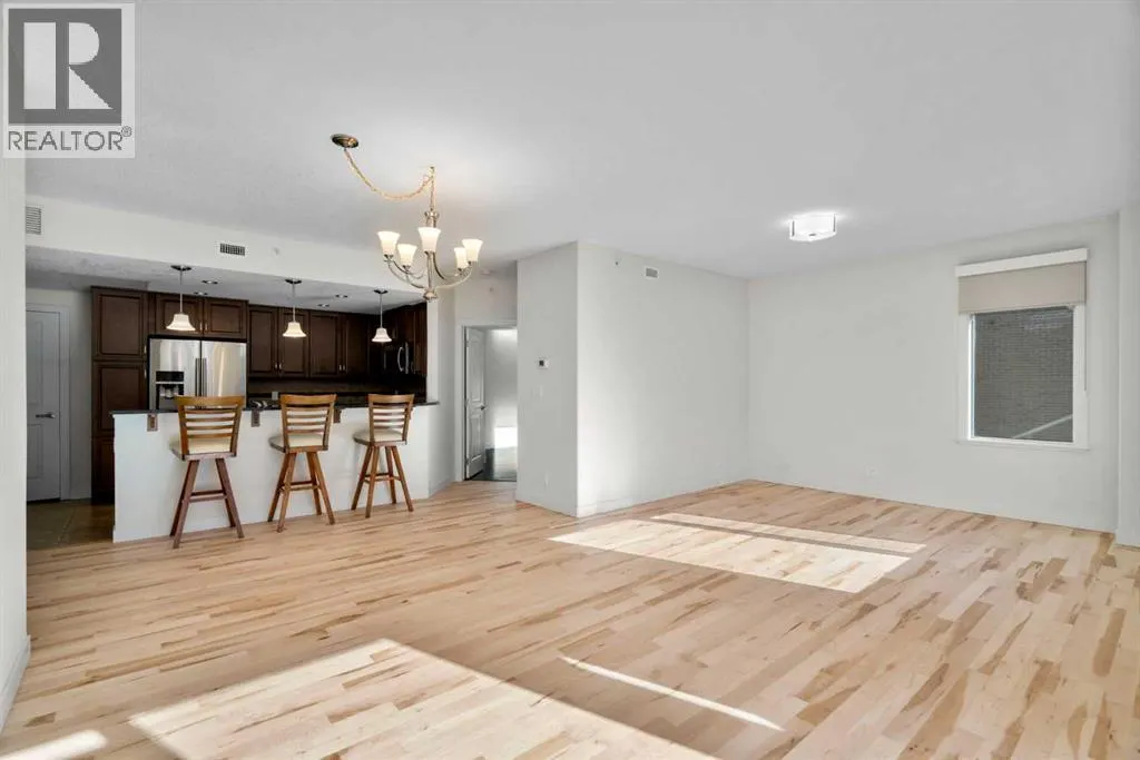 402, 24 Varsity Estates Circle NW