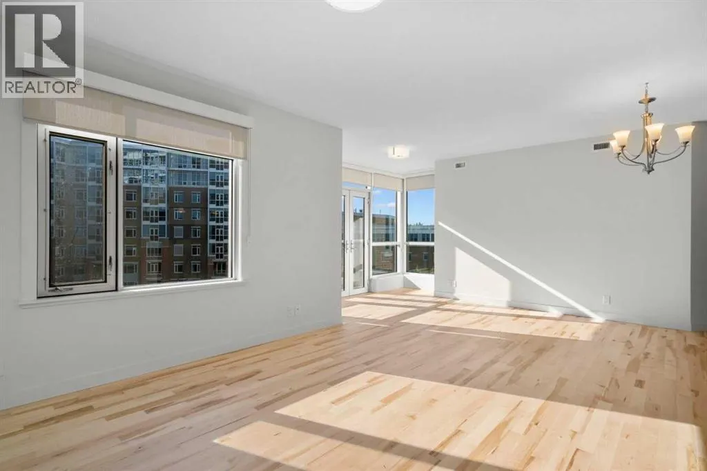 402, 24 Varsity Estates Circle NW