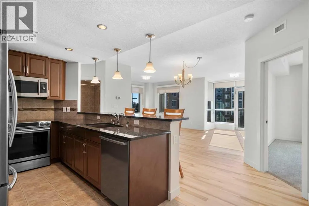 402, 24 Varsity Estates Circle NW