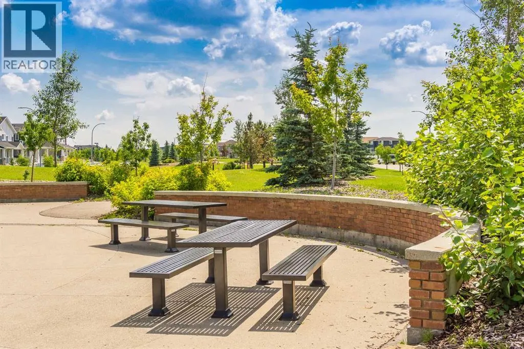 203, 130 Redstone Walk NE