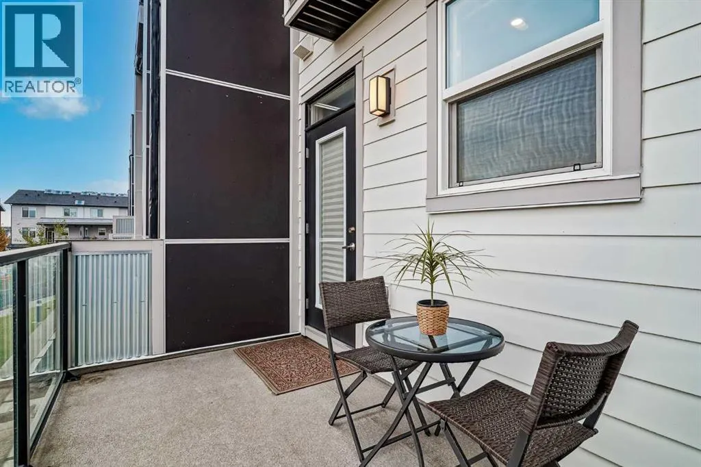 203, 130 Redstone Walk NE