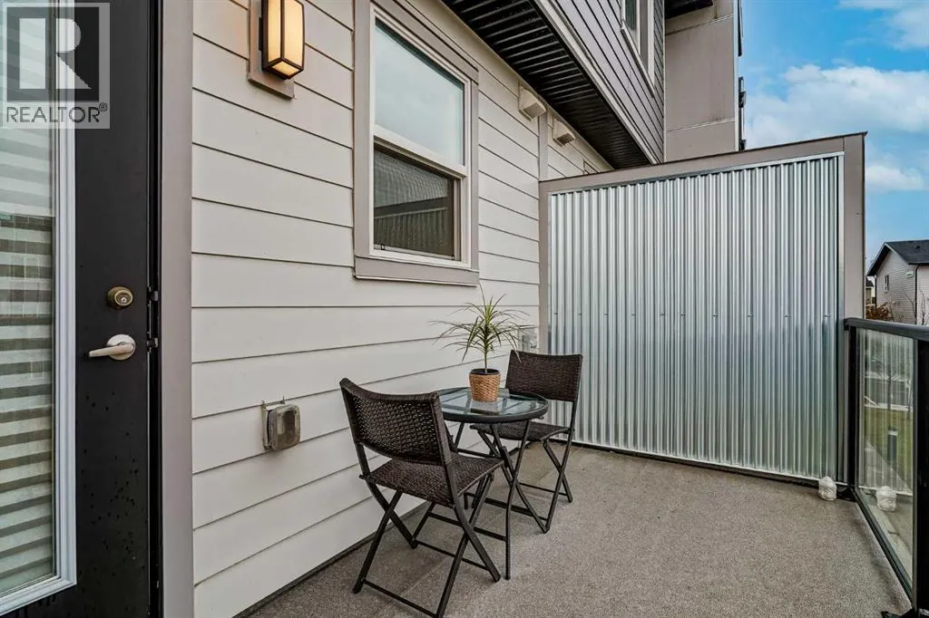 203, 130 Redstone Walk NE
