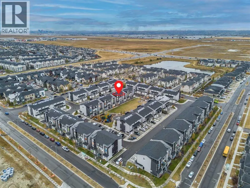203, 130 Redstone Walk NE