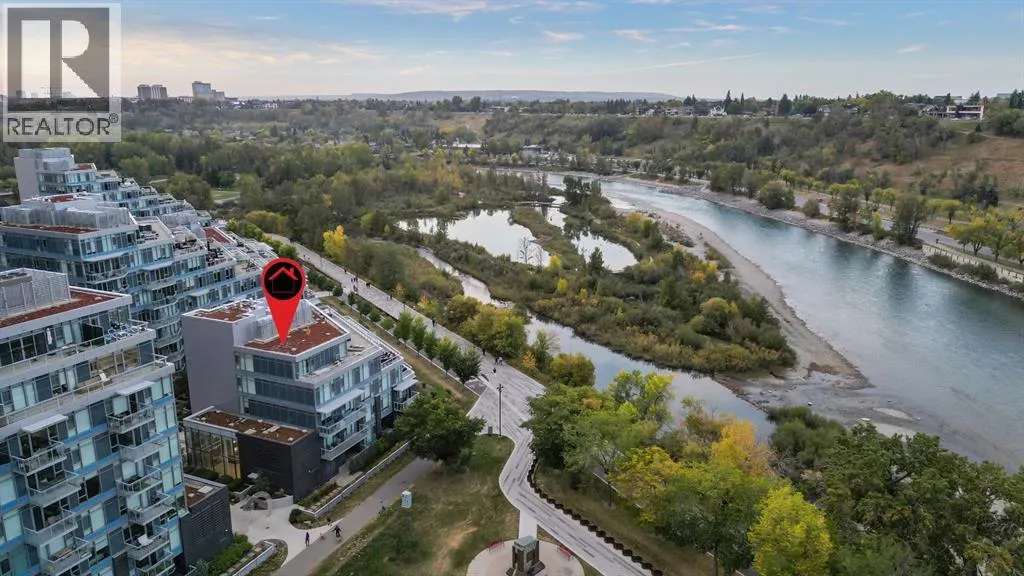 104, 128 Waterfront Court SW