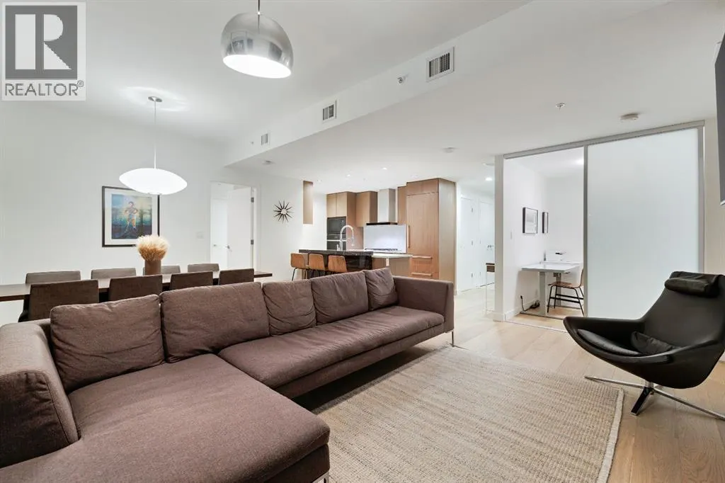 104, 128 Waterfront Court SW