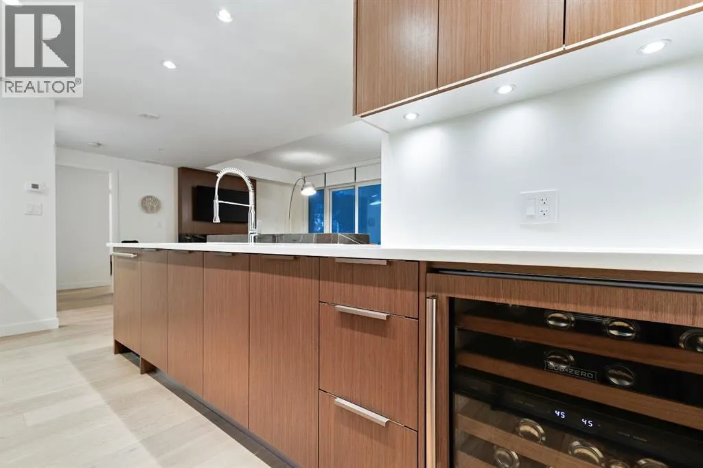 104, 128 Waterfront Court SW