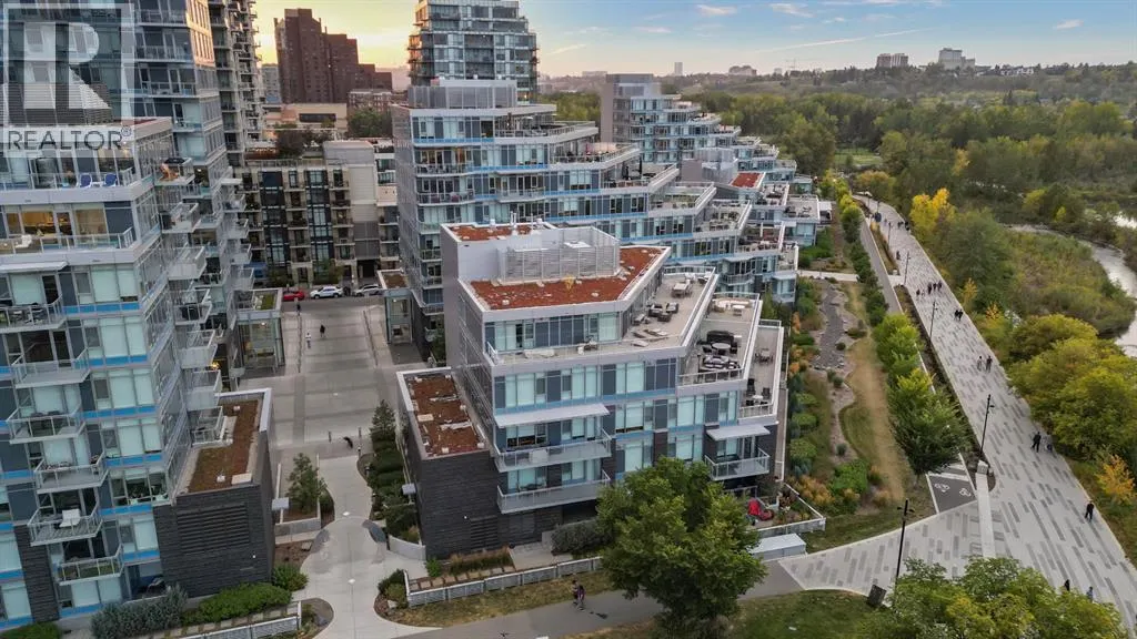 104, 128 Waterfront Court SW