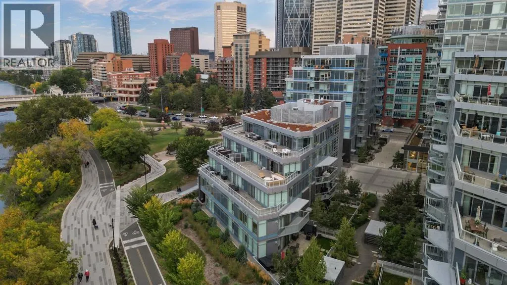 104, 128 Waterfront Court SW
