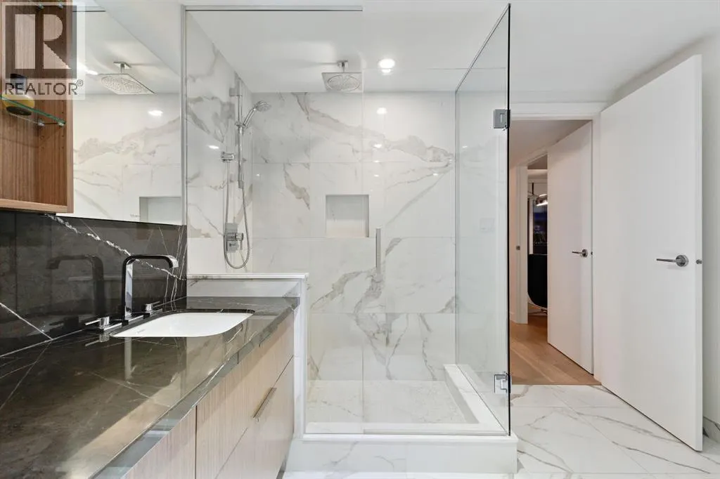 104, 128 Waterfront Court SW