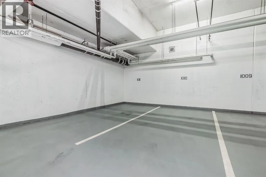 104, 128 Waterfront Court SW