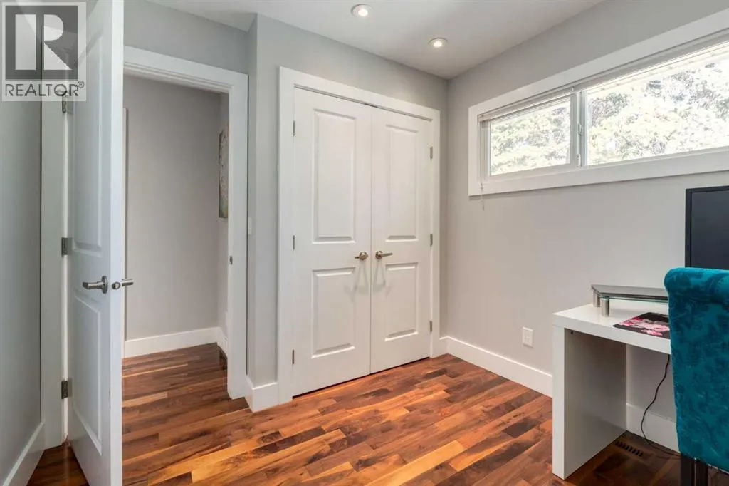 32 Calandar Road NW
