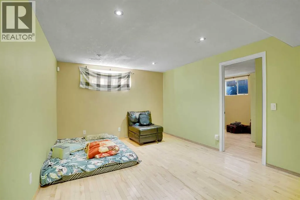 39 Saddleridge Close NE